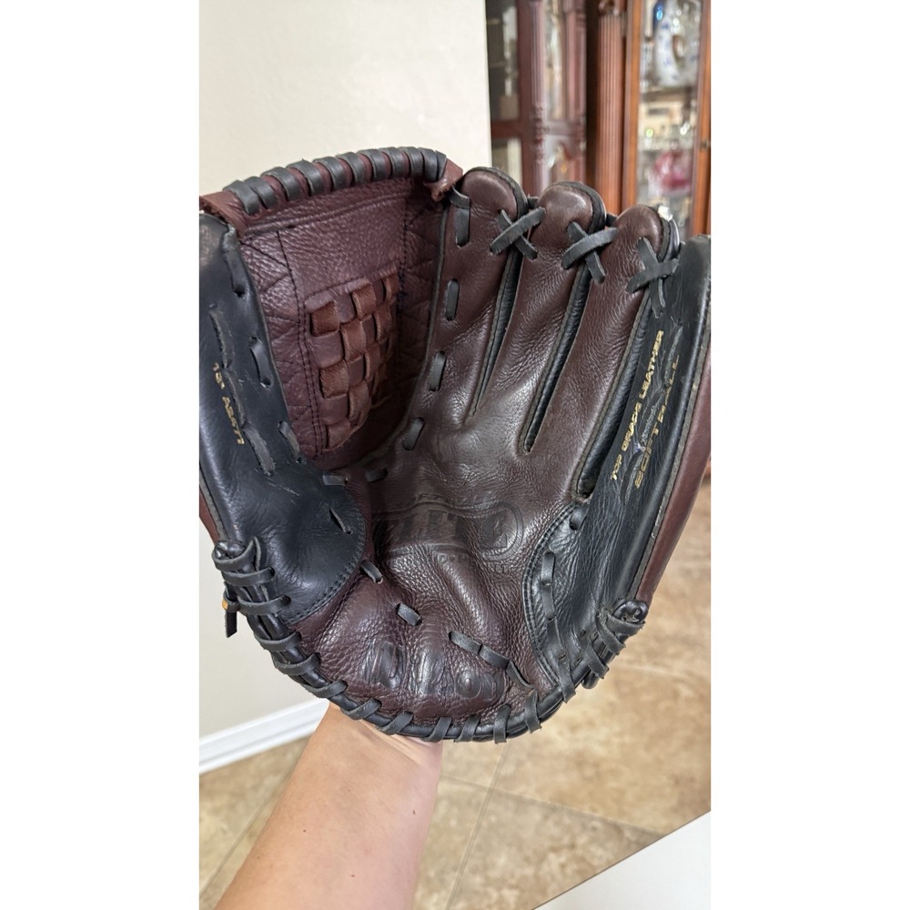 Wilson Elite A2477 13" Softball Glove RHT Top Grain Leather Black Brown